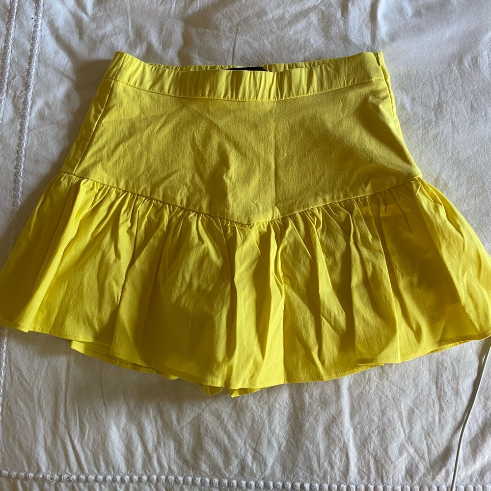 Yellow skort! Brand new